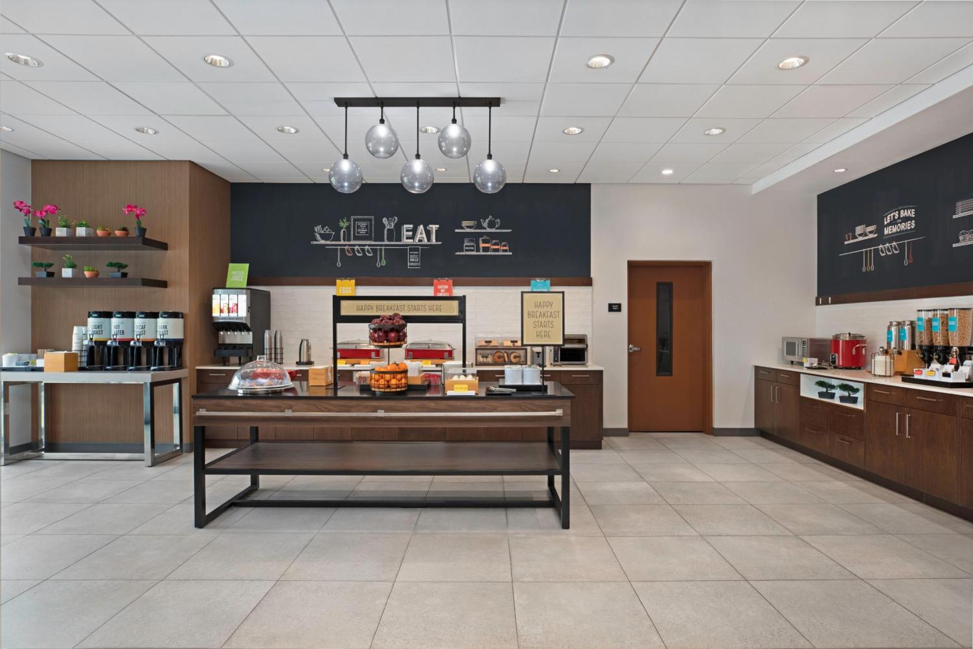 Hampton Inn By Hilton コーンウォール エクステリア 写真