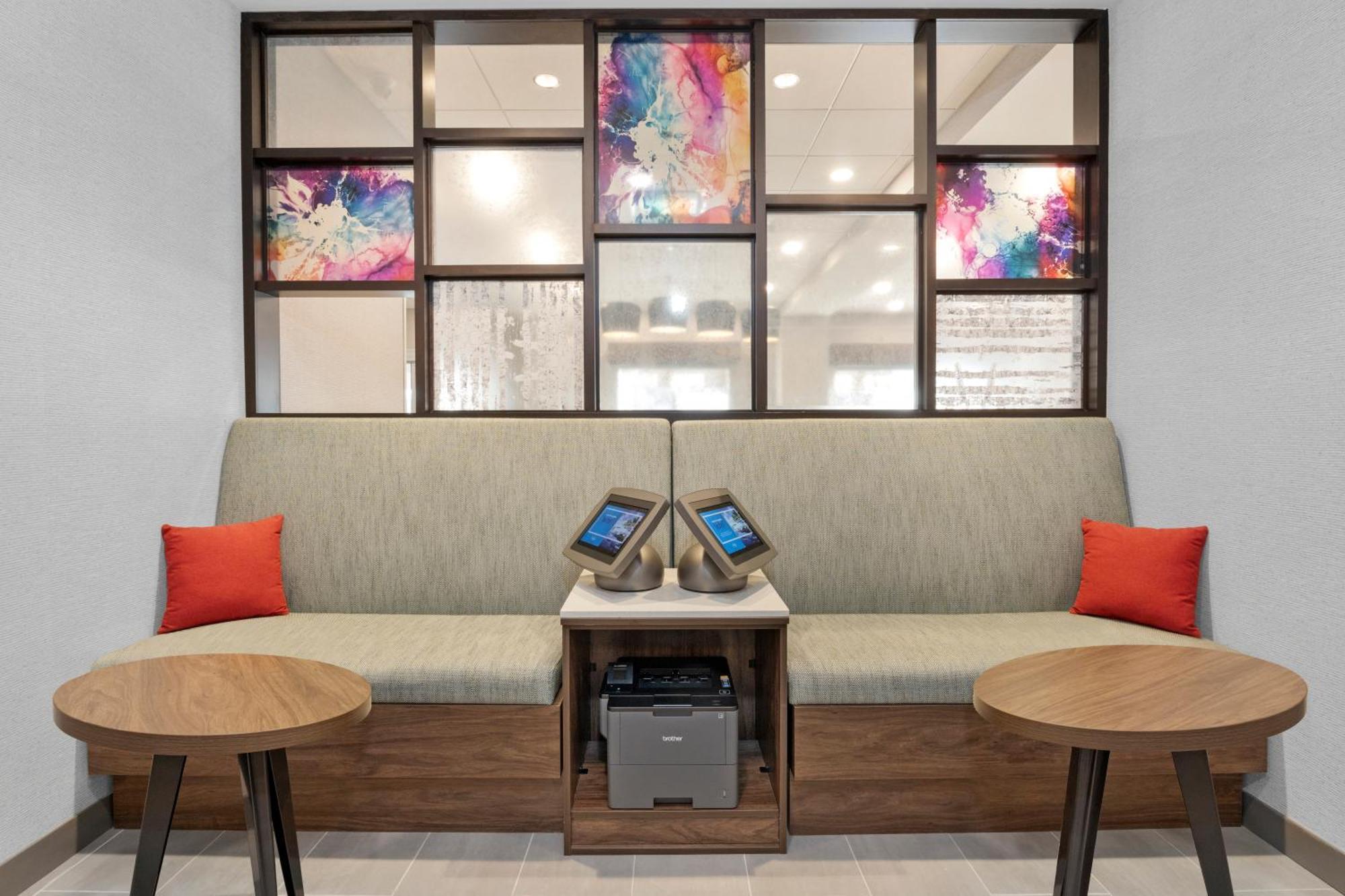 Hampton Inn By Hilton コーンウォール エクステリア 写真
