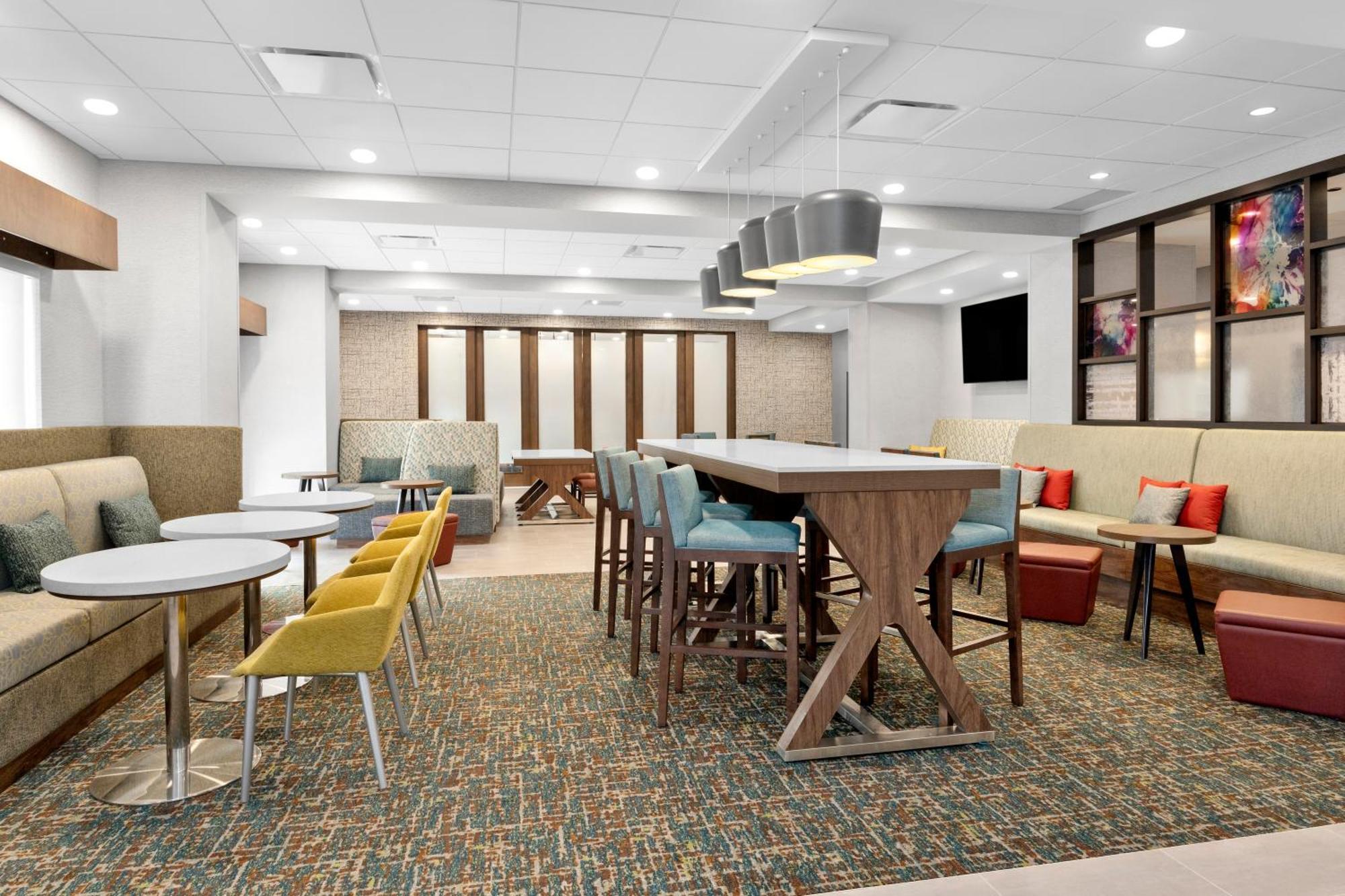 Hampton Inn By Hilton コーンウォール エクステリア 写真