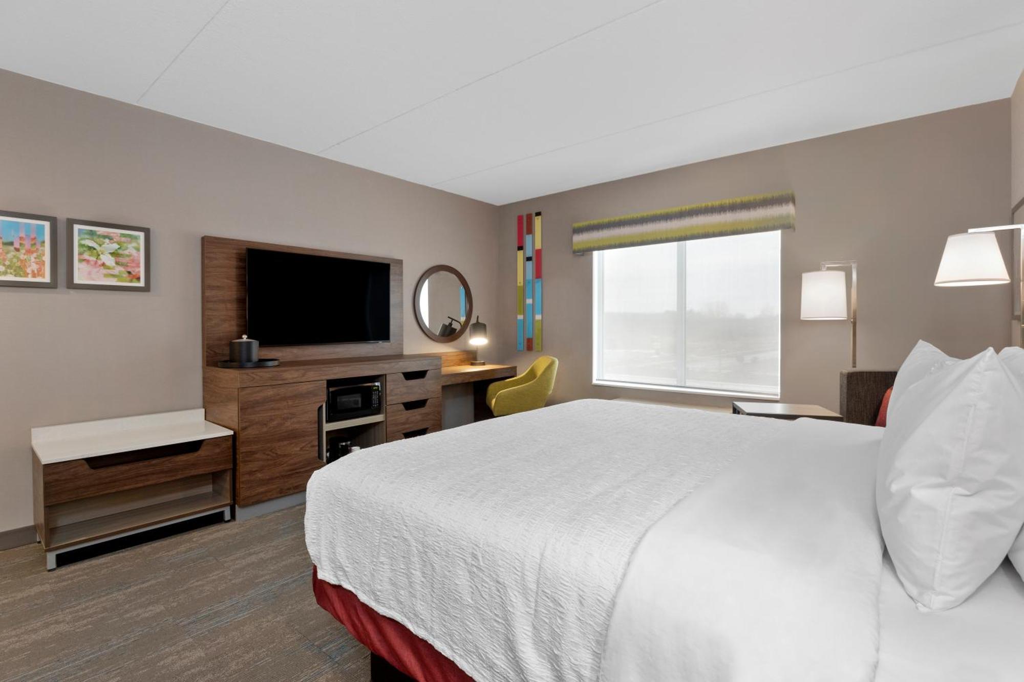 Hampton Inn By Hilton コーンウォール エクステリア 写真
