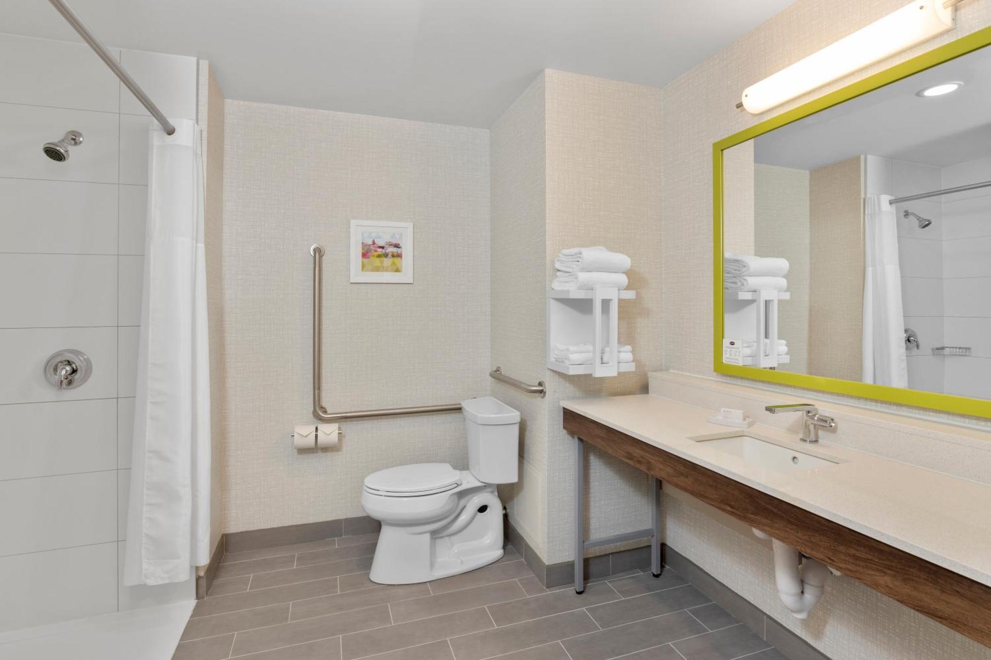 Hampton Inn By Hilton コーンウォール エクステリア 写真